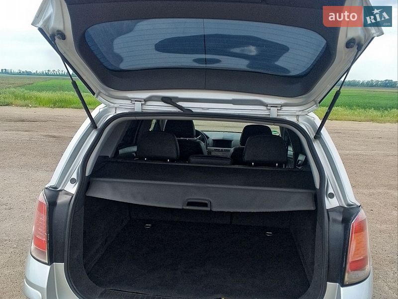 Универсал Opel Astra 2006 в Христиновке