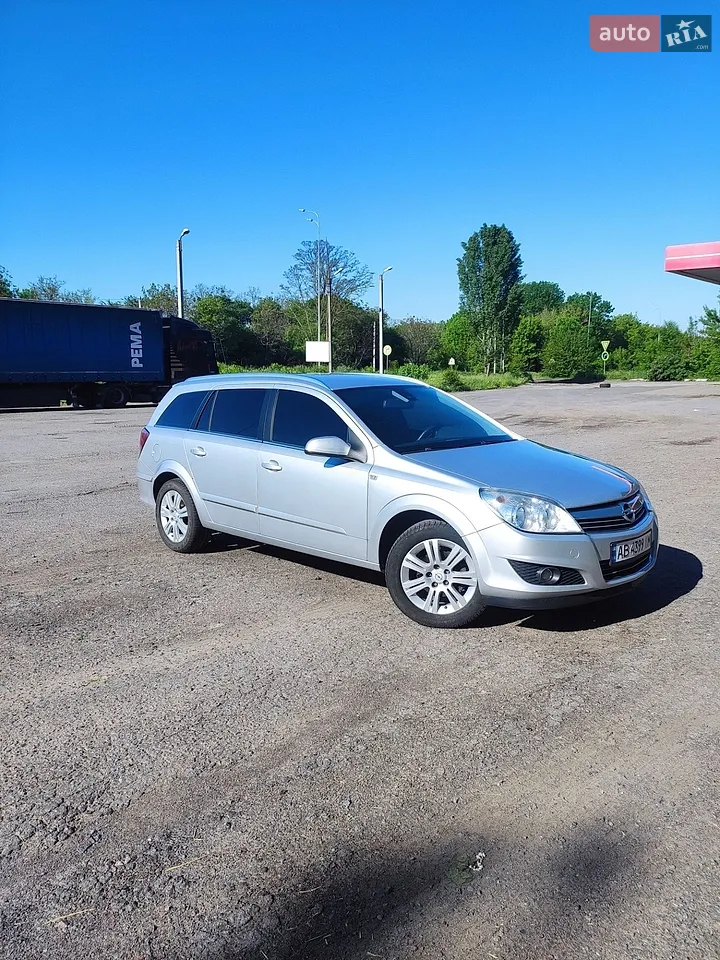 2010 Opel Astra - мініатюра 16