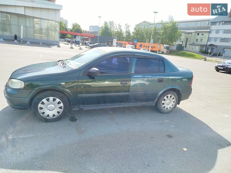 Седан Opel Astra 2005 в Львове