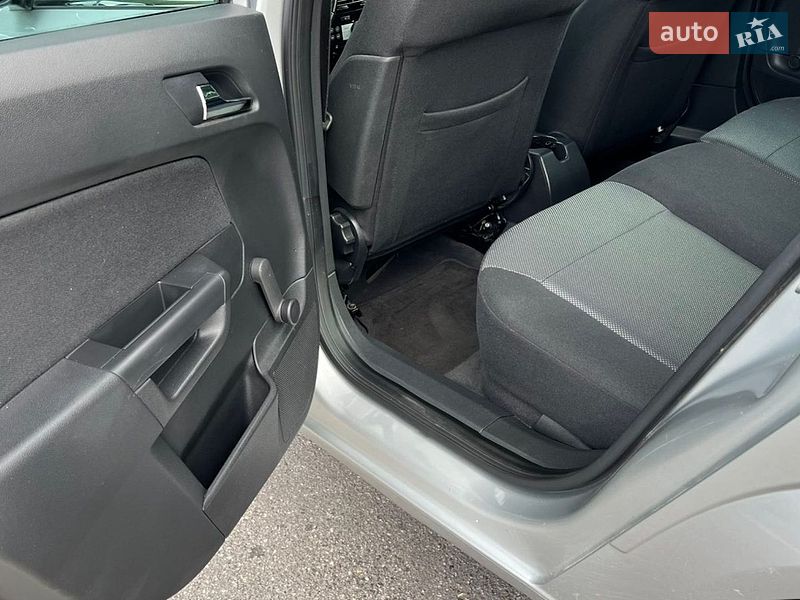 Универсал Opel Astra 2010 в Запорожье