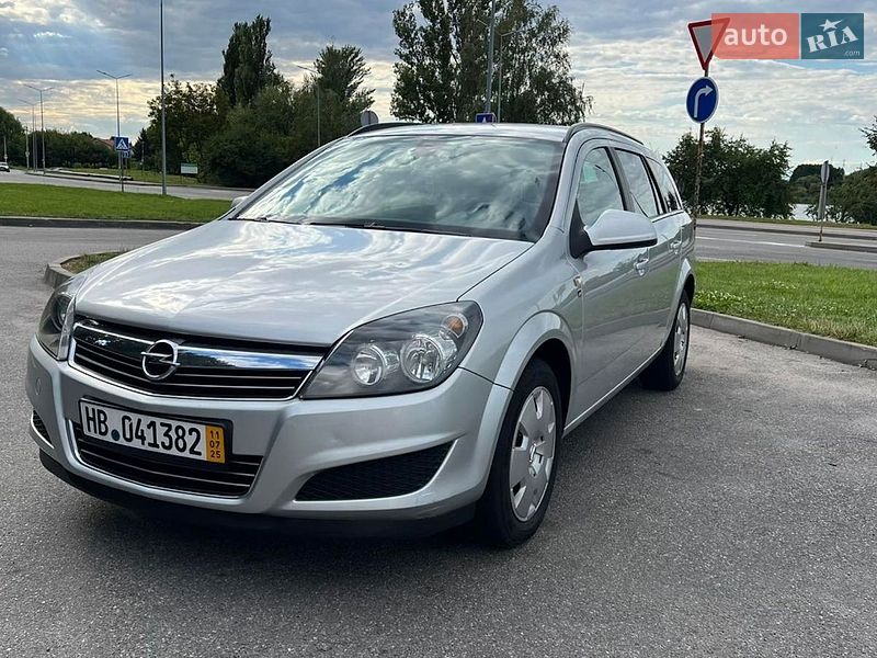 Универсал Opel Astra 2010 в Запорожье