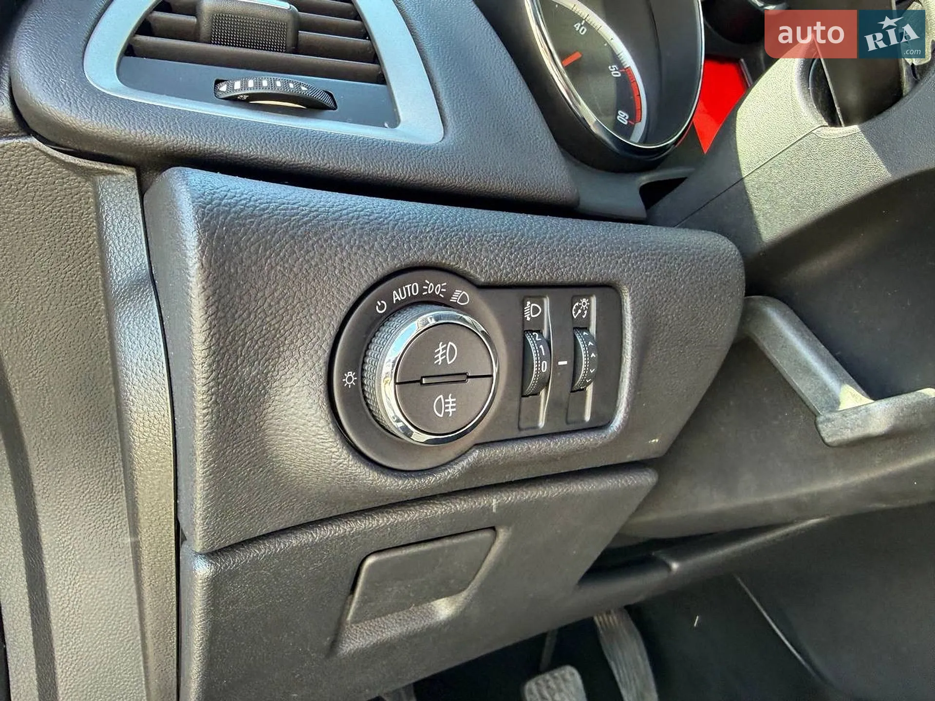 2011 Opel Astra - мініатюра 34