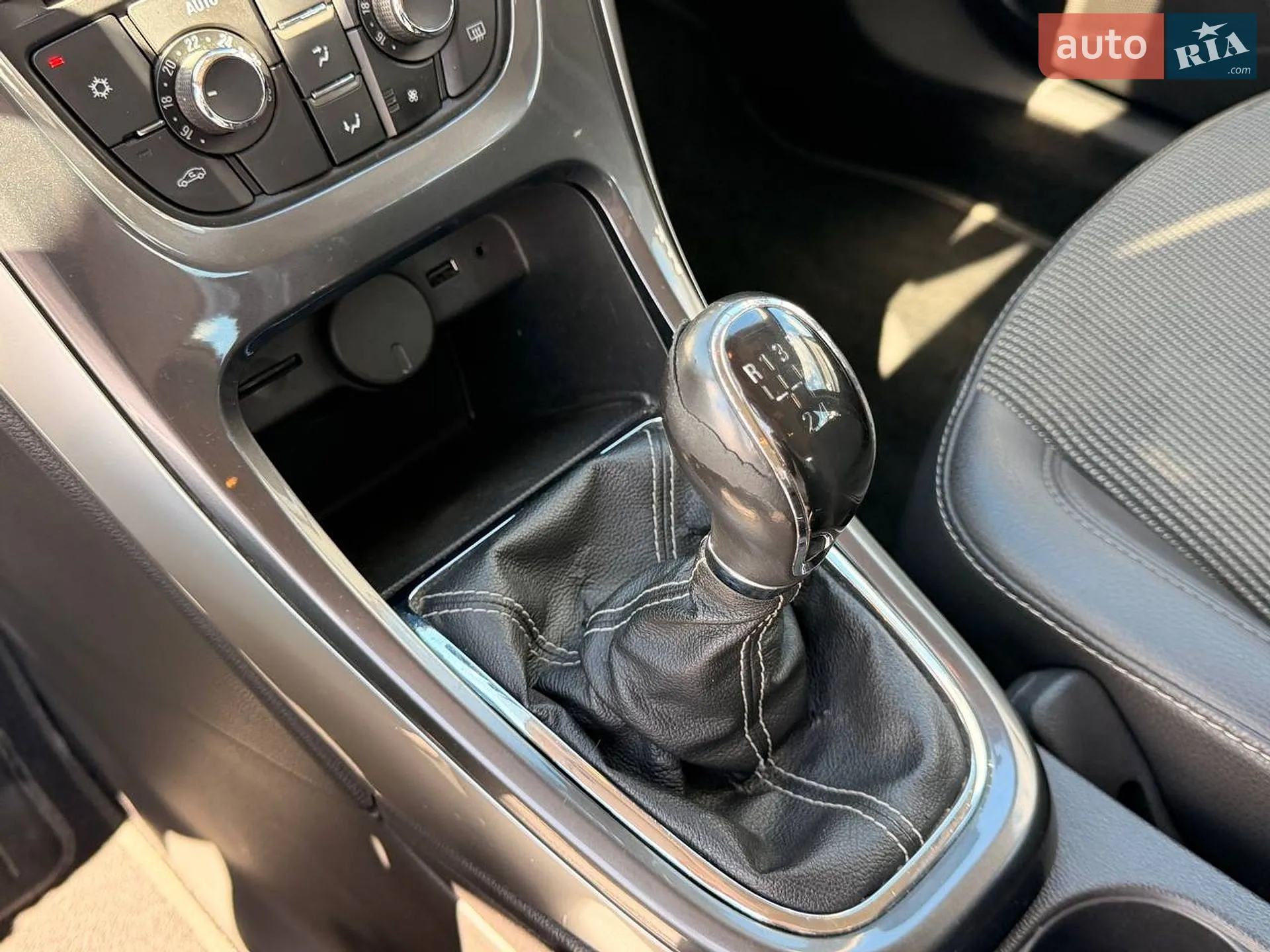 2012 Opel Astra - мініатюра 21