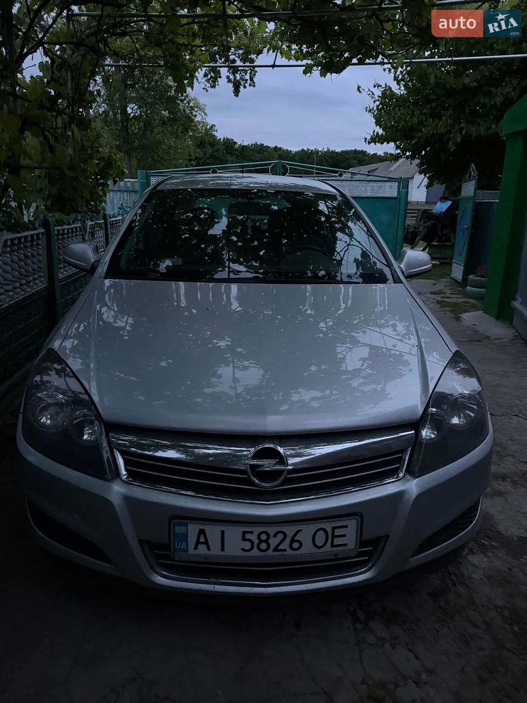2011 Opel Astra - фото 1