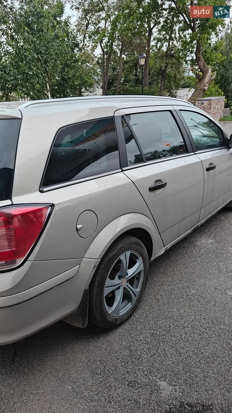 2010 Opel Astra - мініатюра 5