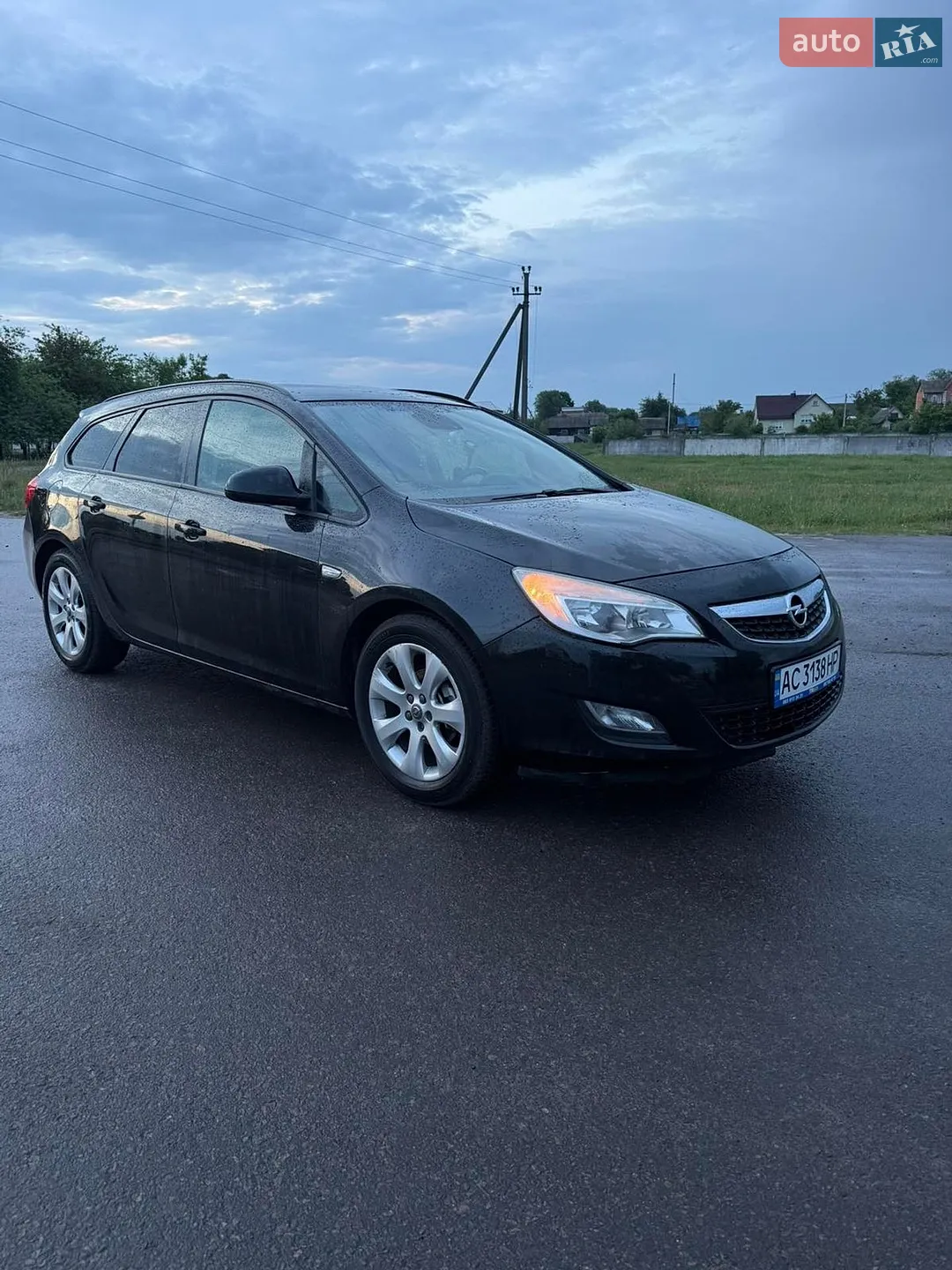 2011 Opel Astra - фото 1