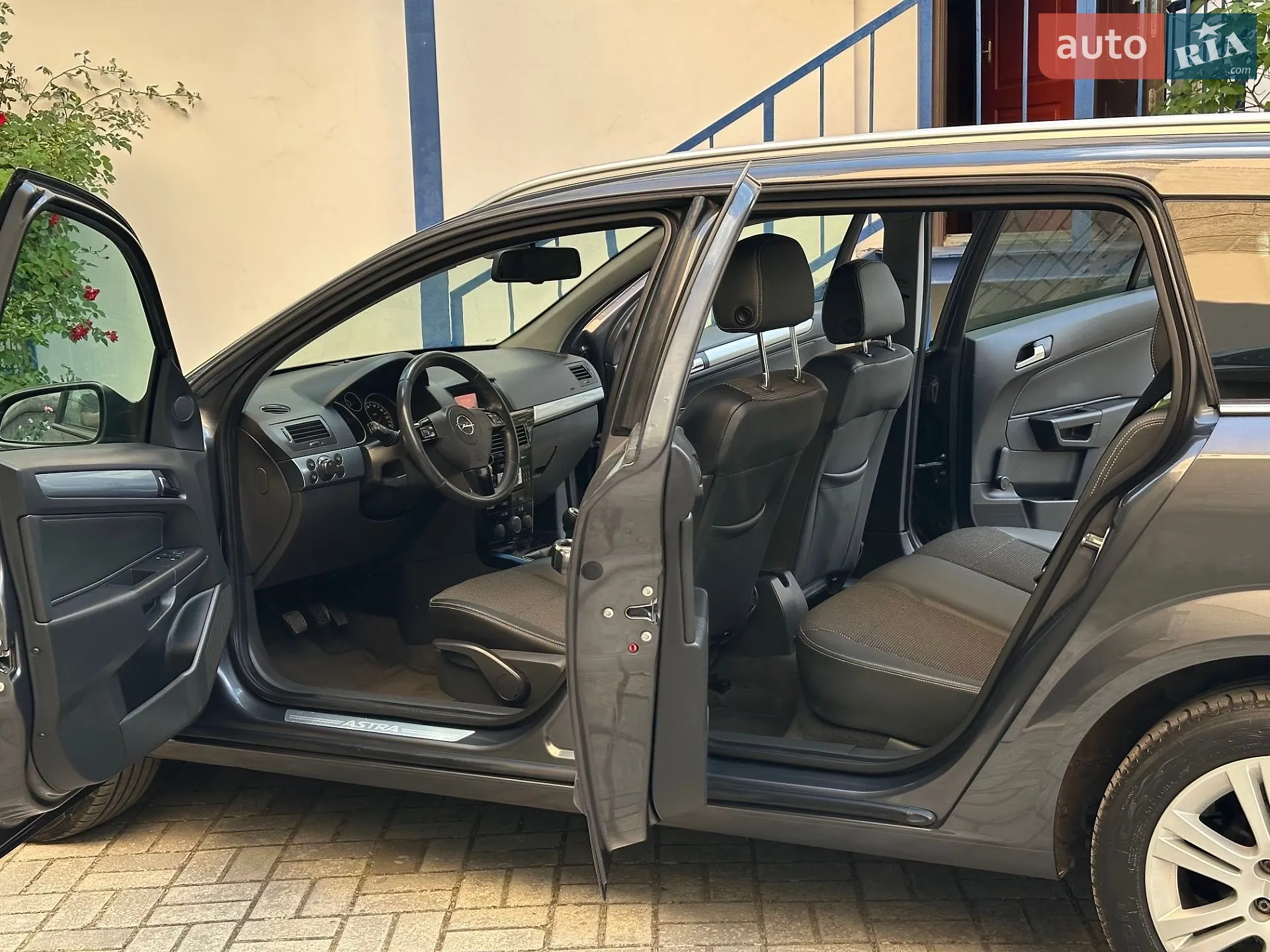 2010 Opel Astra - мініатюра 27