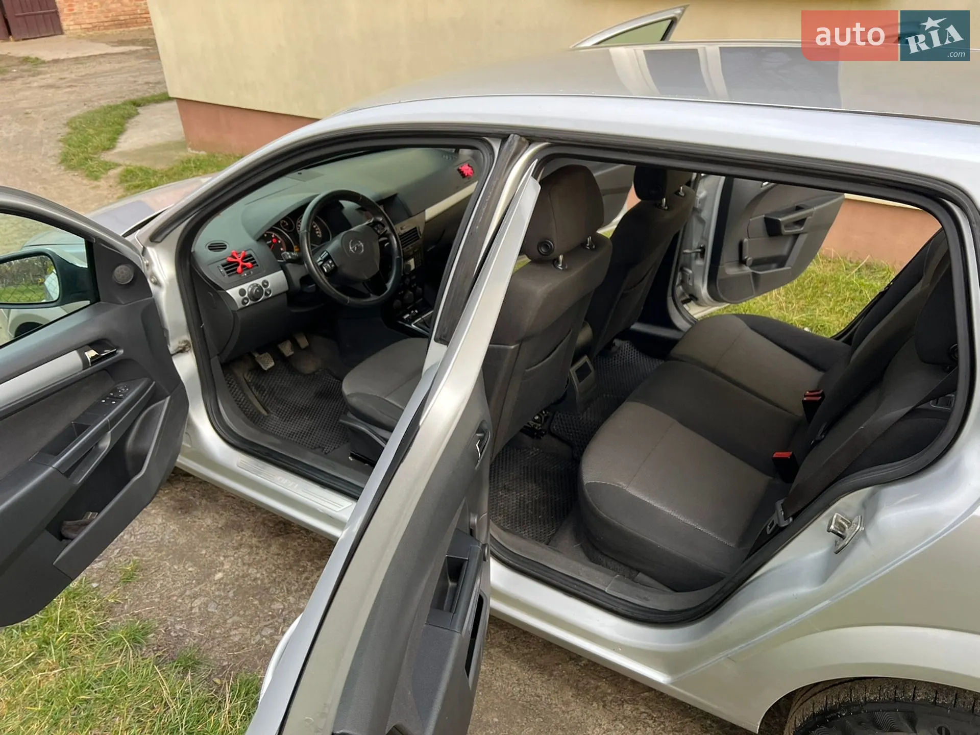 2010 Opel Astra - мініатюра 14