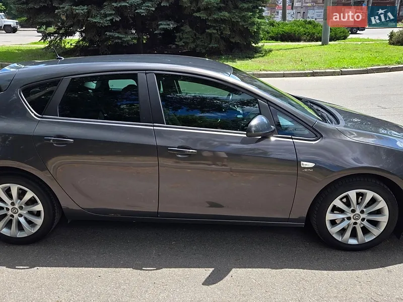 Opel Astra 2013