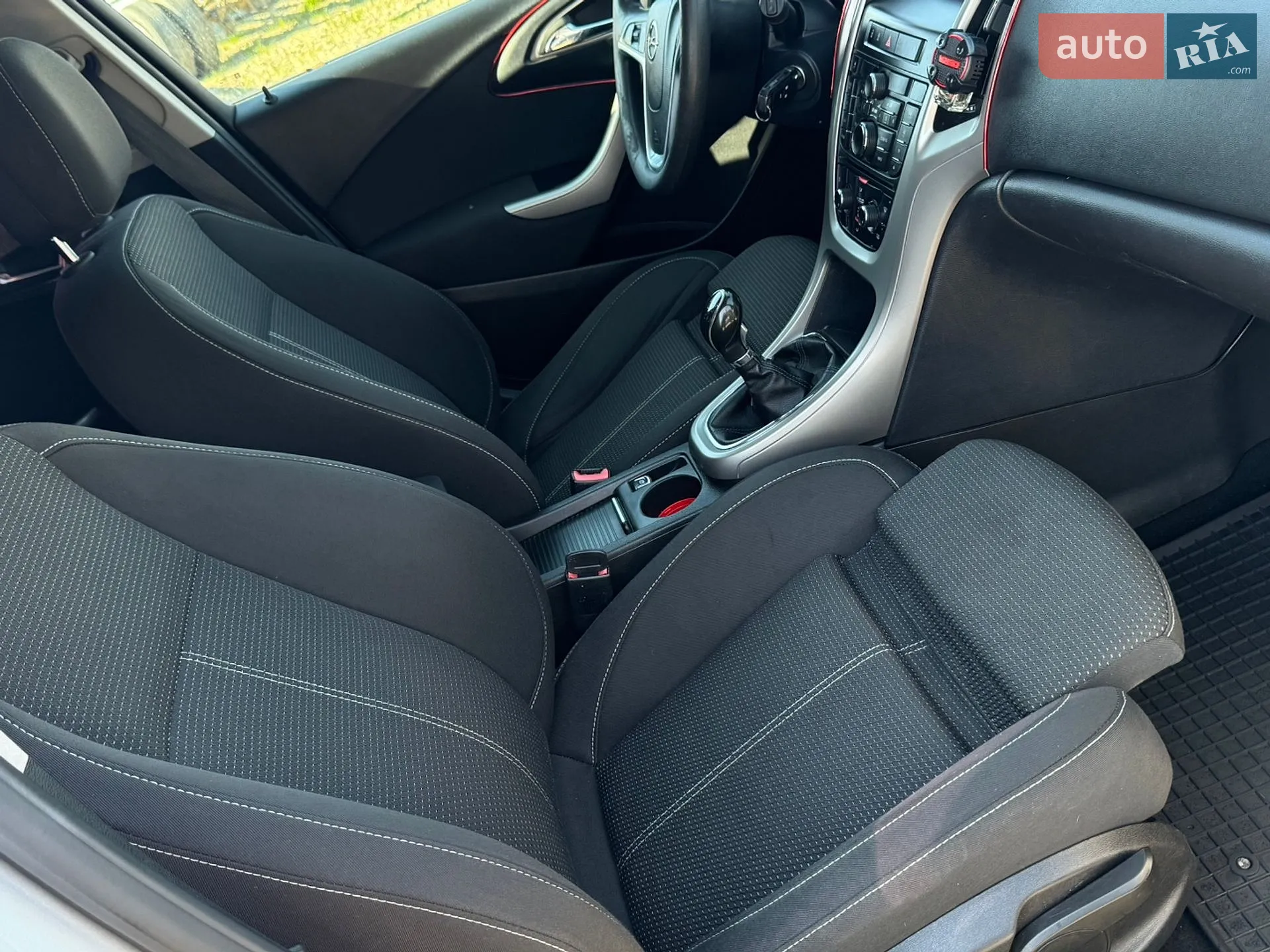 2011 Opel Astra - мініатюра 26