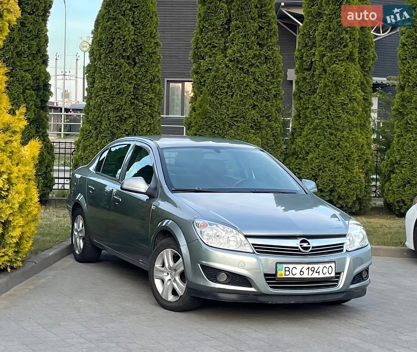 2012 Opel Astra - фото 1