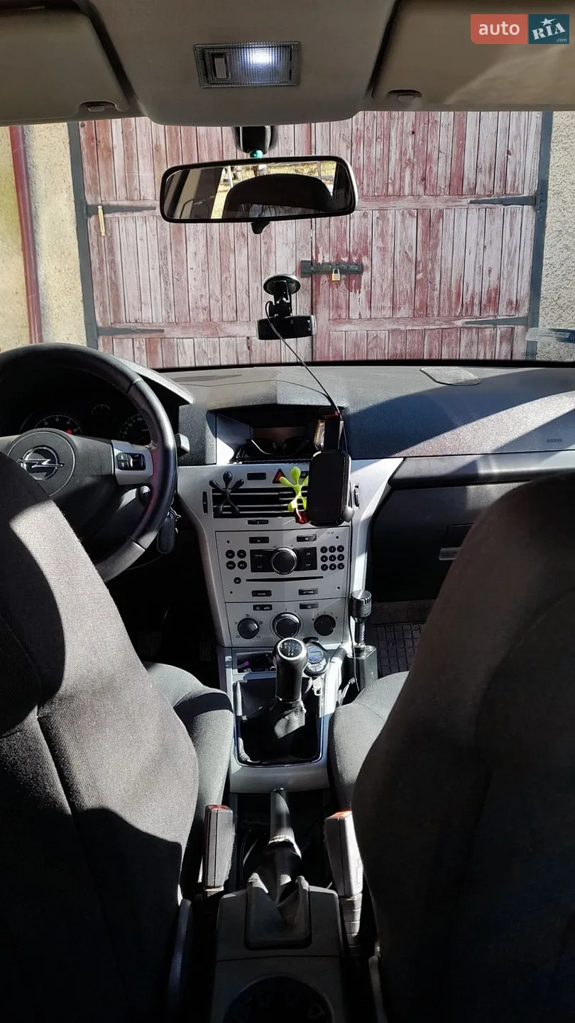 2010 Opel Astra - мініатюра 12