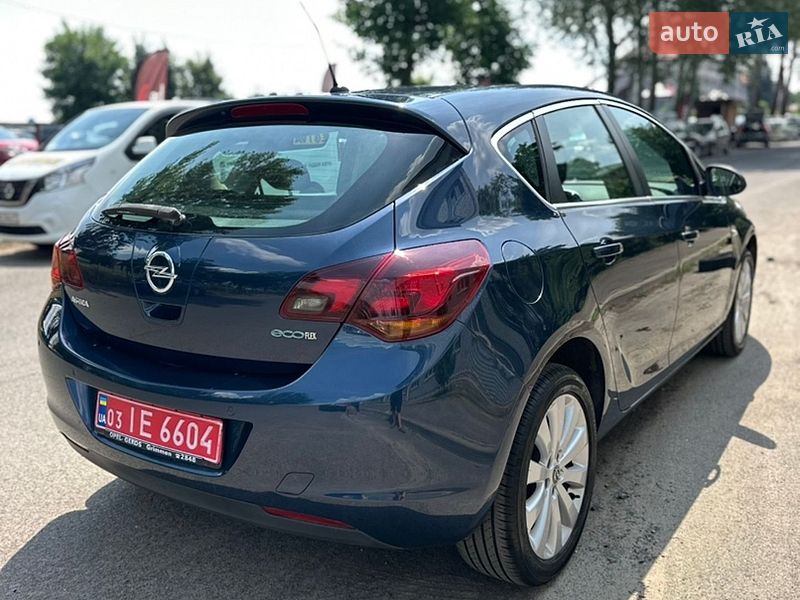 Хэтчбек Opel Astra 2010 в Луцке