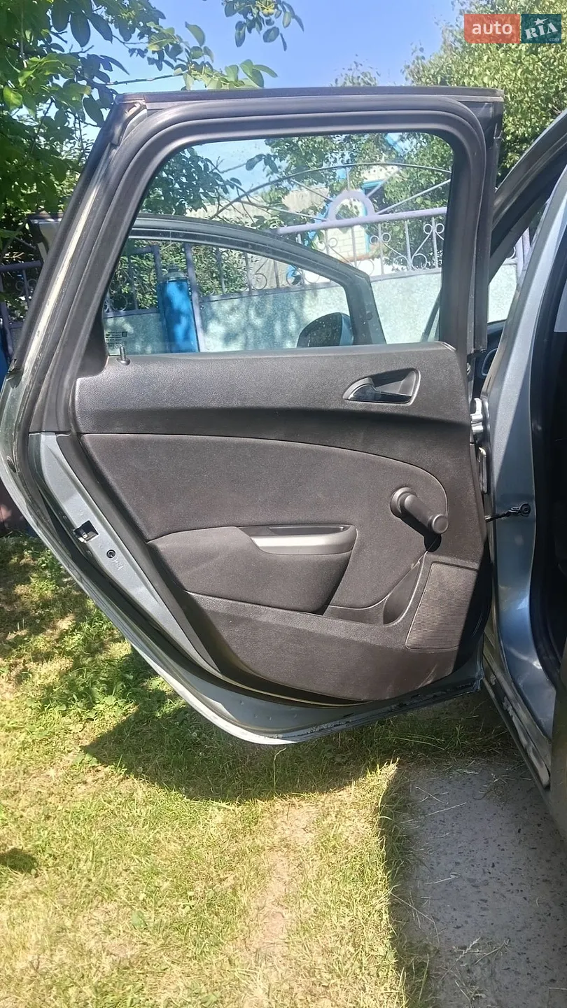 2010 Opel Astra - мініатюра 19