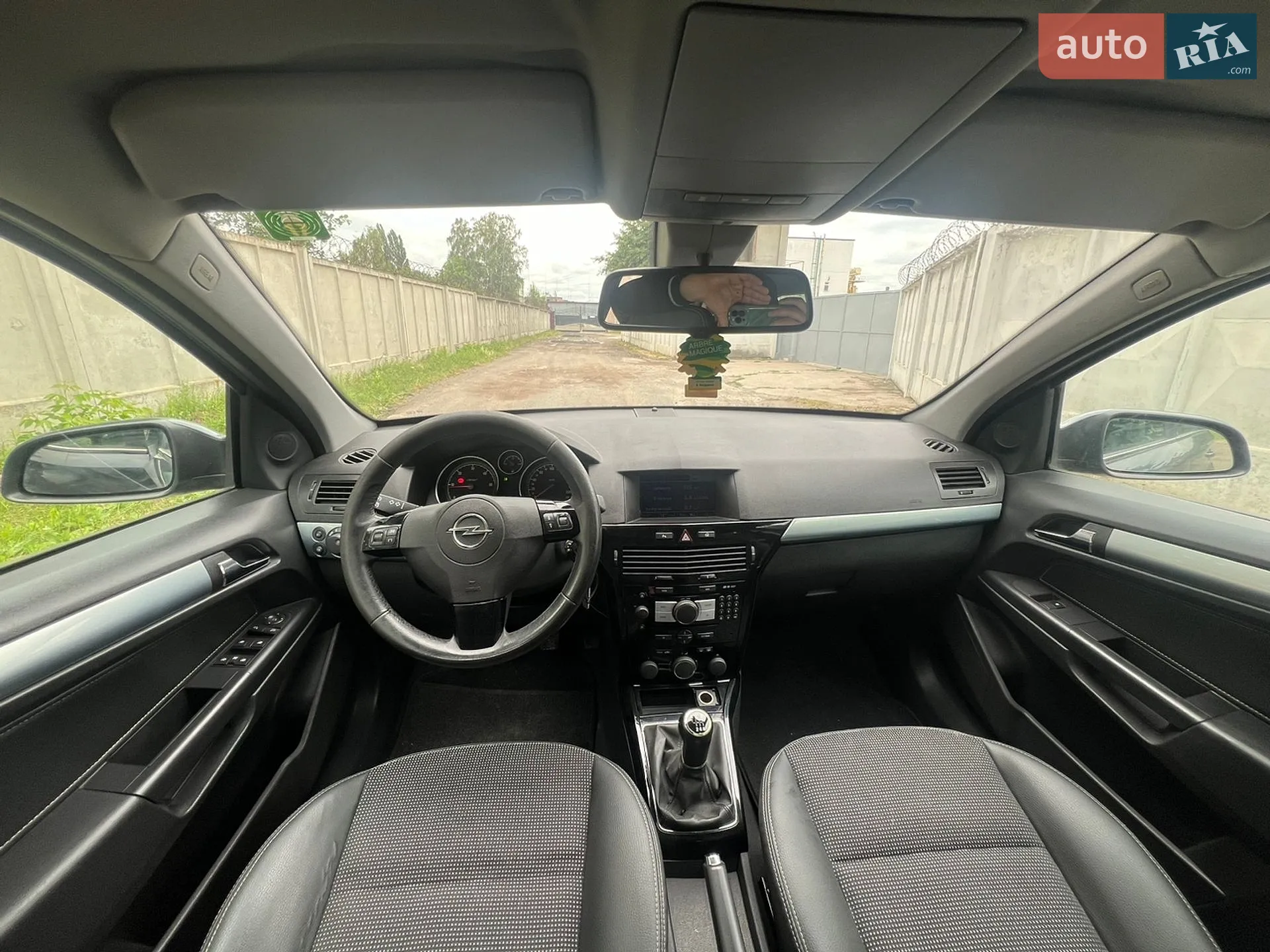 2010 Opel Astra - мініатюра 16