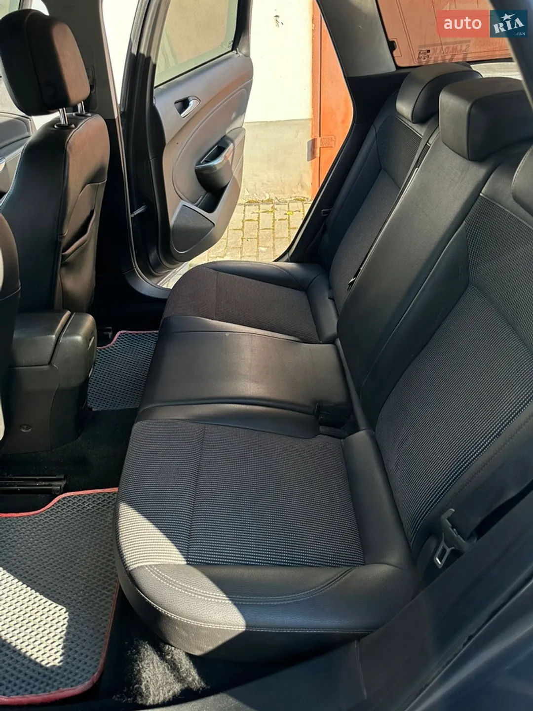2011 Opel Astra - мініатюра 8