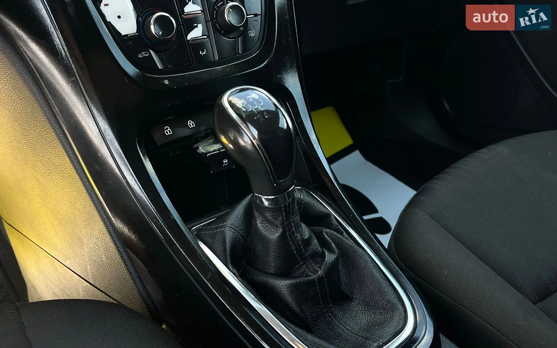2011 Opel Astra - мініатюра 12