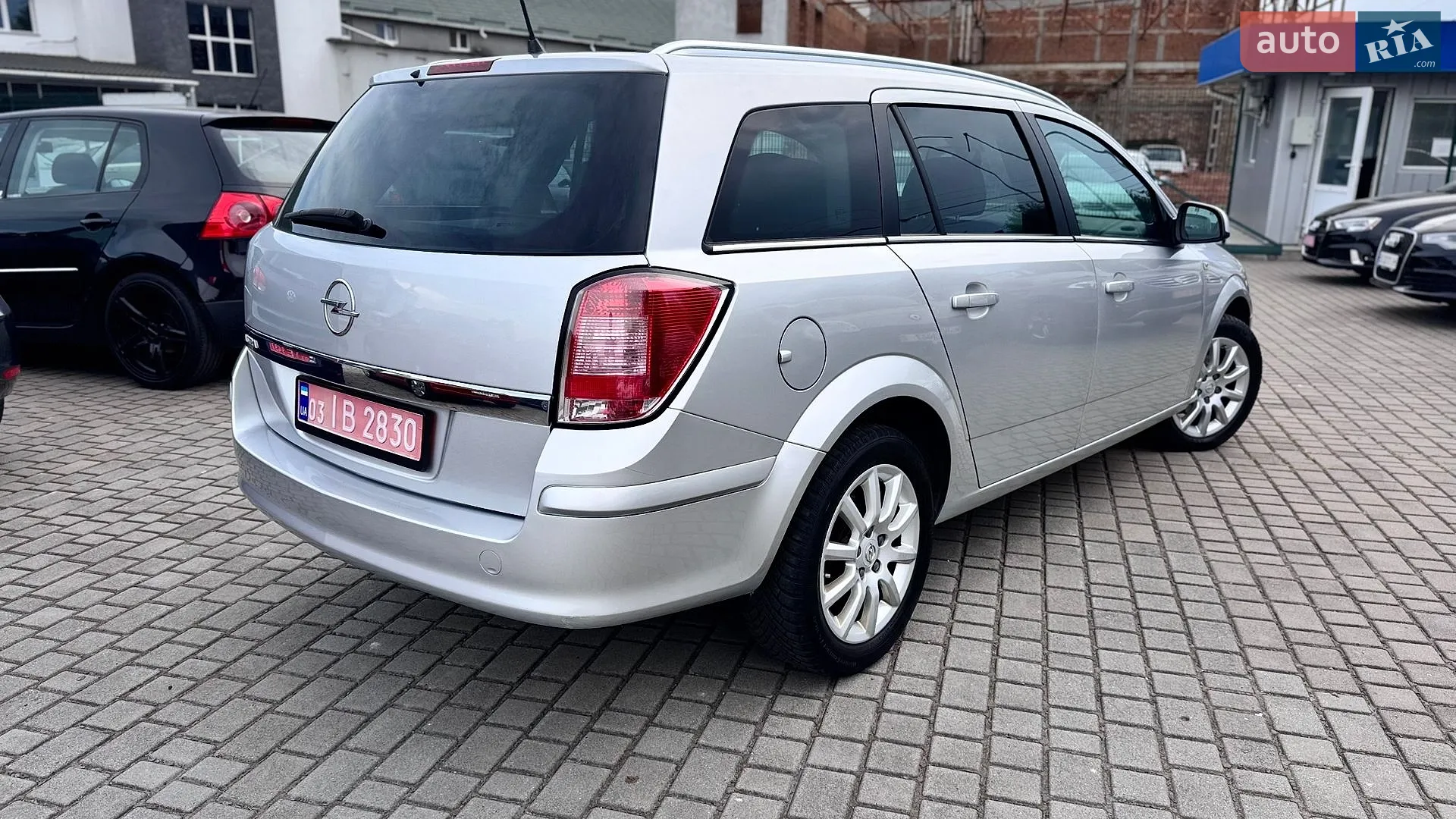 2010 Opel Astra - мініатюра 8