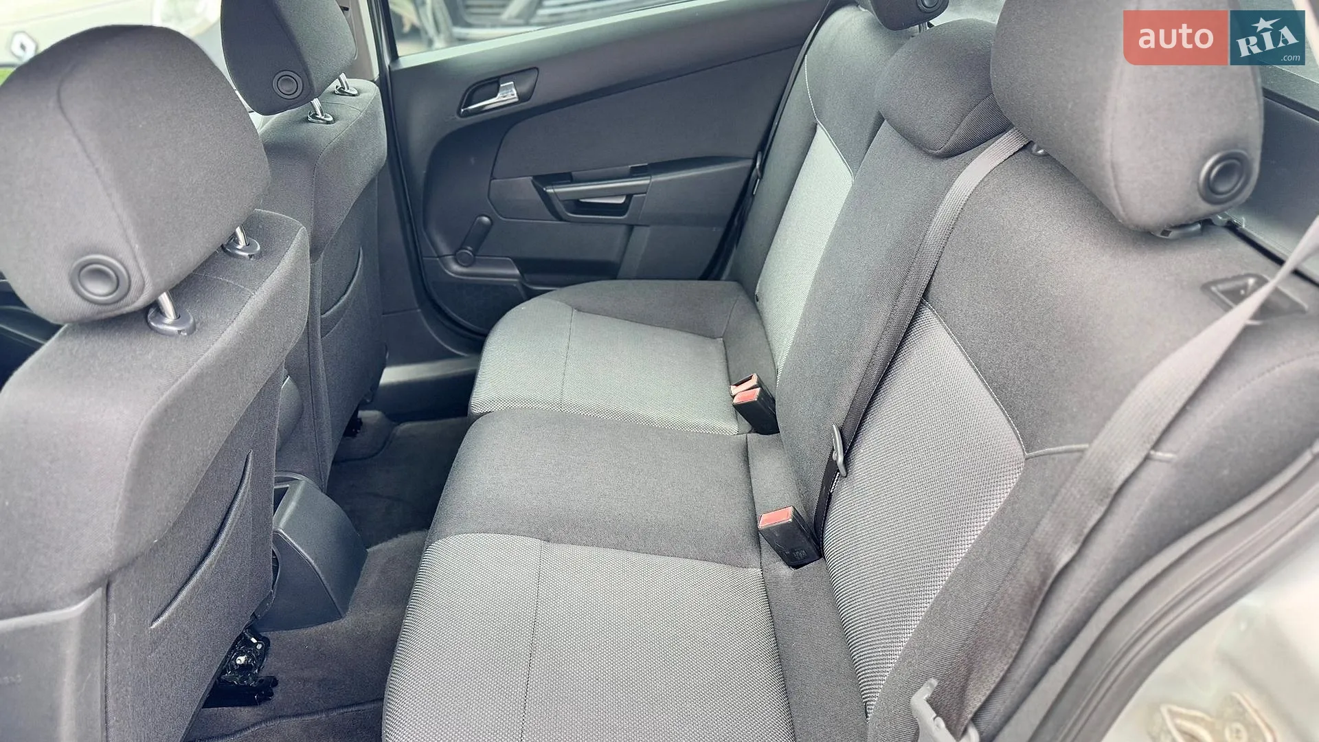 2010 Opel Astra - мініатюра 18