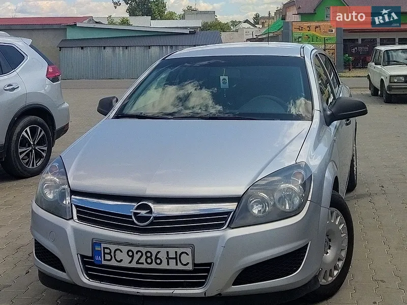 Opel Astra 2011
