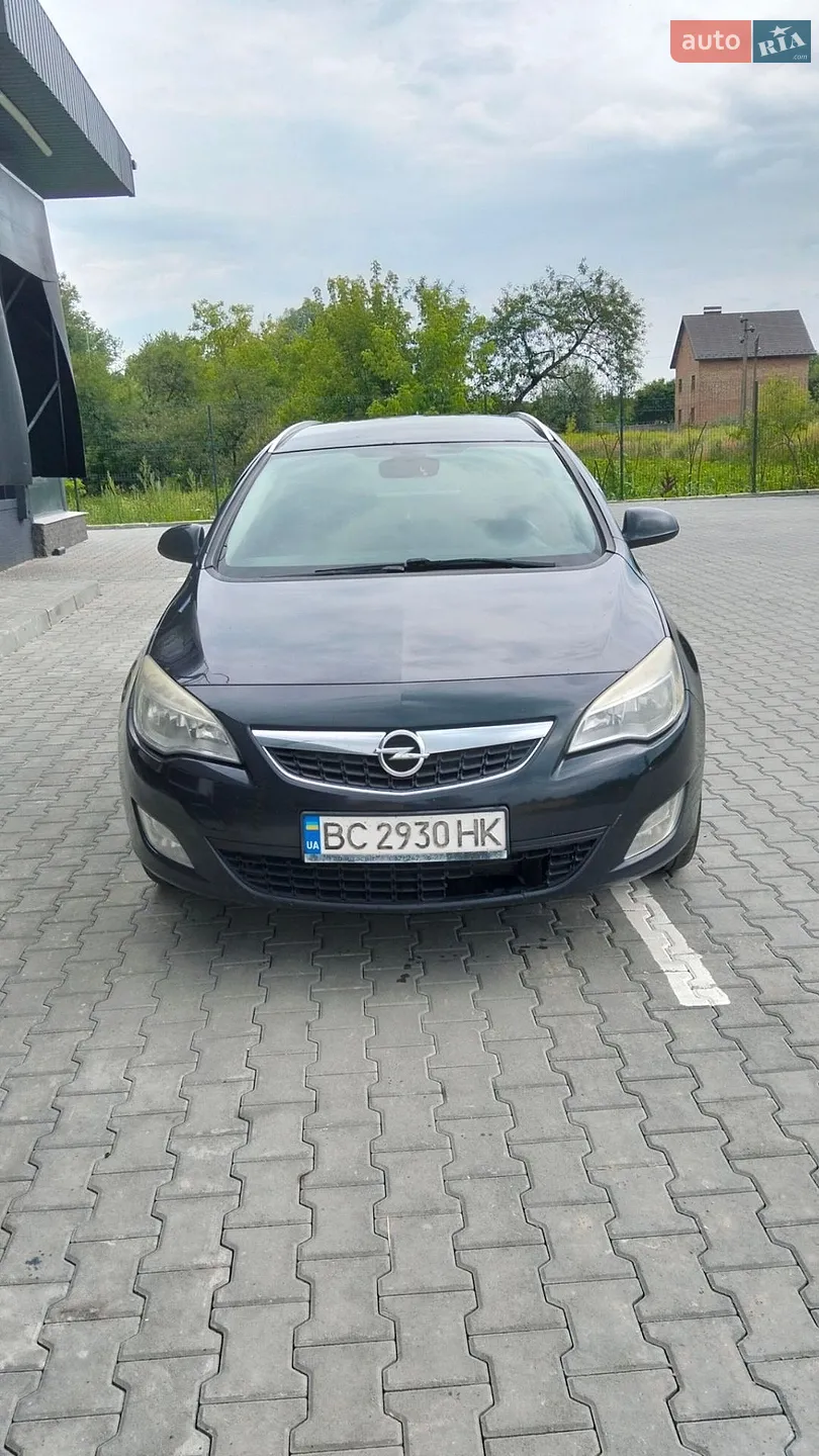 2012 Opel Astra - фото 1