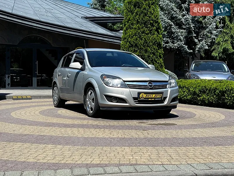 Opel Astra 2011