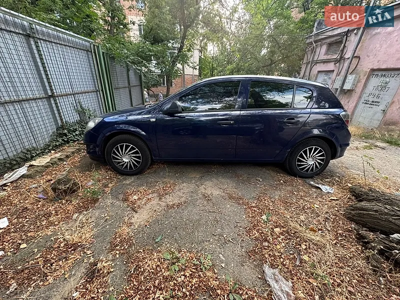 Opel Astra 2011