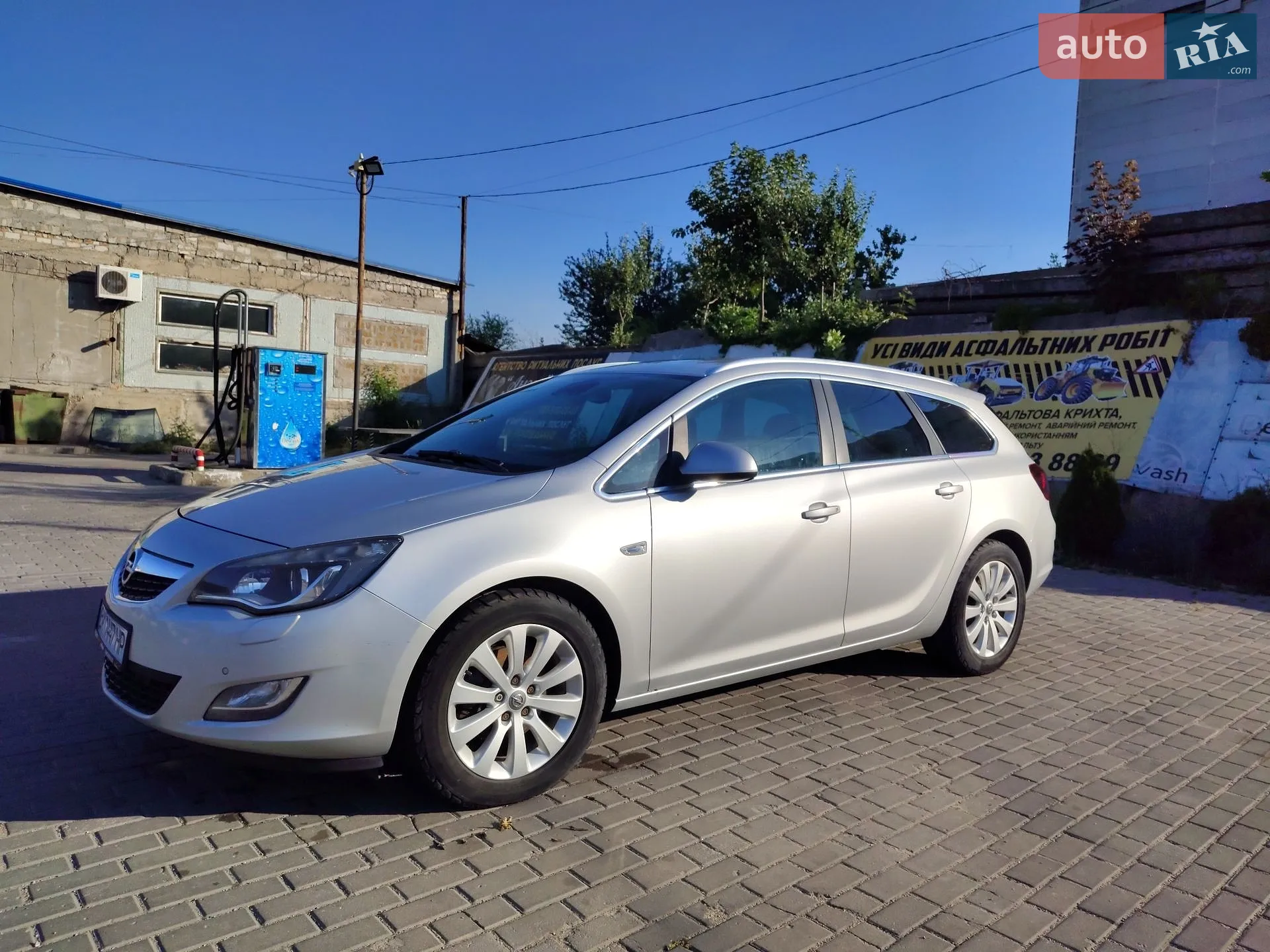2011 Opel Astra - фото 1
