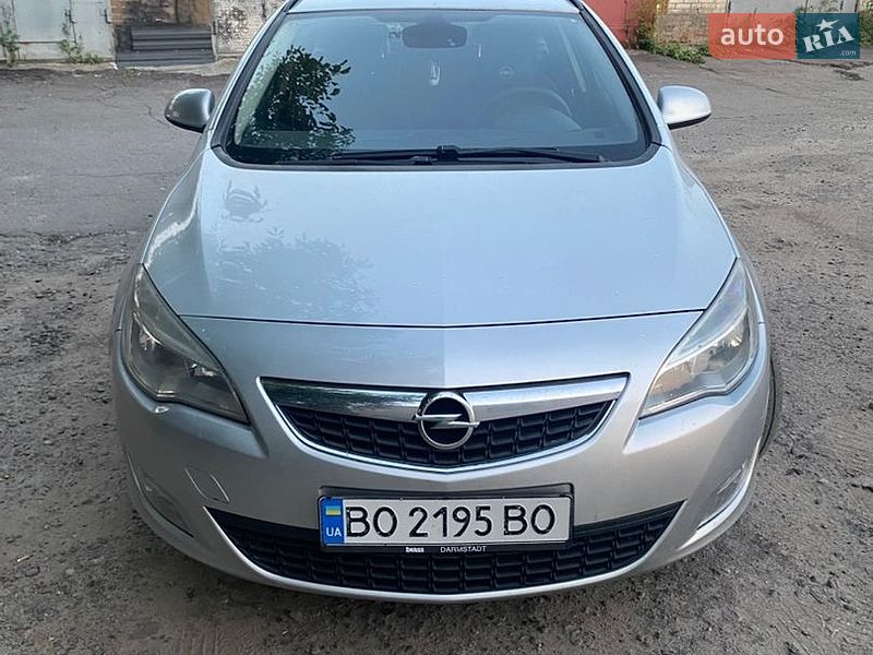 Opel Astra 2011