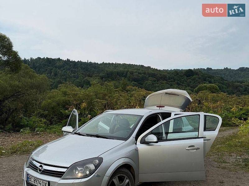 Хетчбек Opel Astra 2004 в Сколе