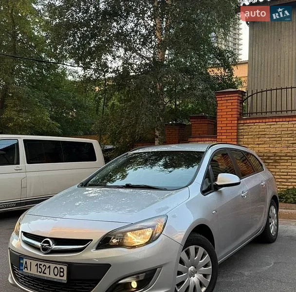Opel Astra 2012