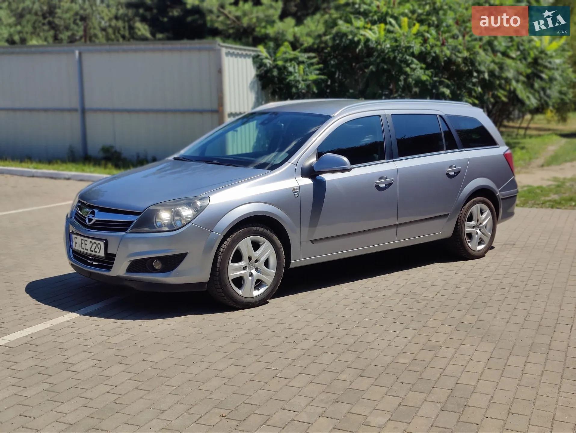 2010 Opel Astra - фото 1