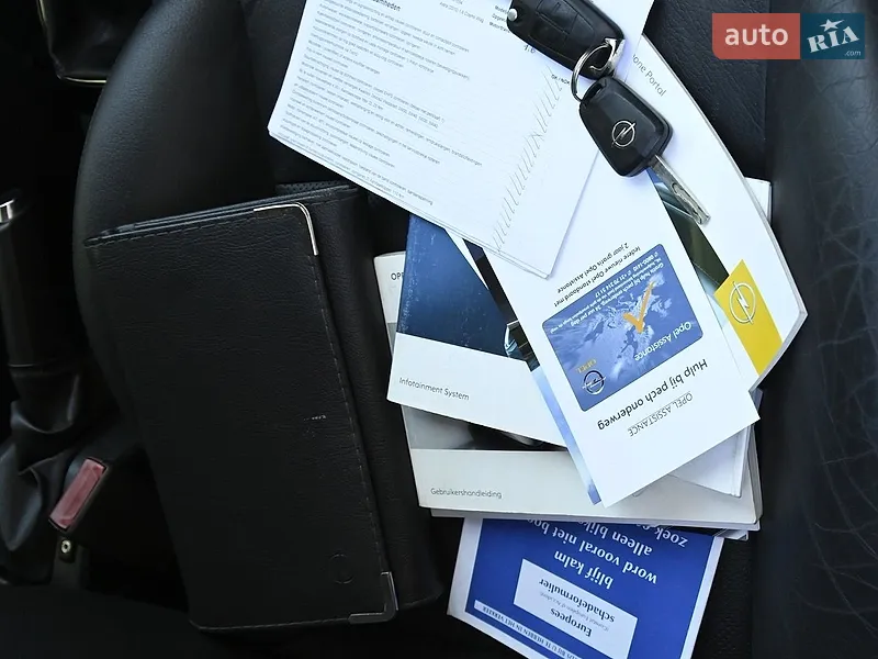 Универсал Opel Astra 2010 в Бердичеве документ