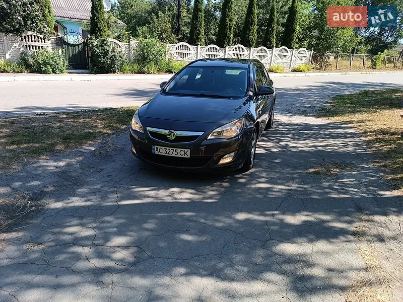 Opel Astra 2011