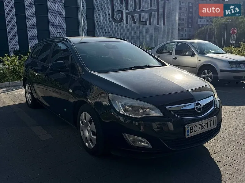 Opel Astra 2011