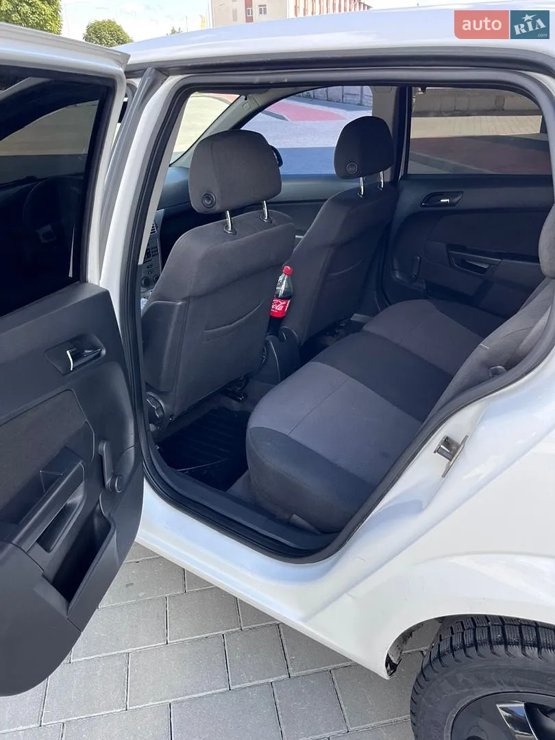 2010 Opel Astra - мініатюра 12