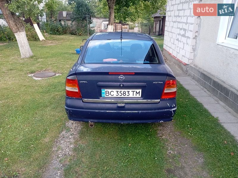 Седан Opel Astra 2003 в Стрые