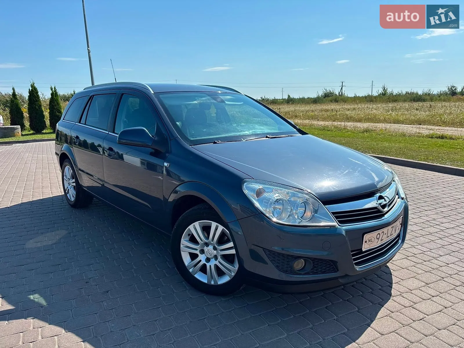 2010 Opel Astra - мініатюра 2