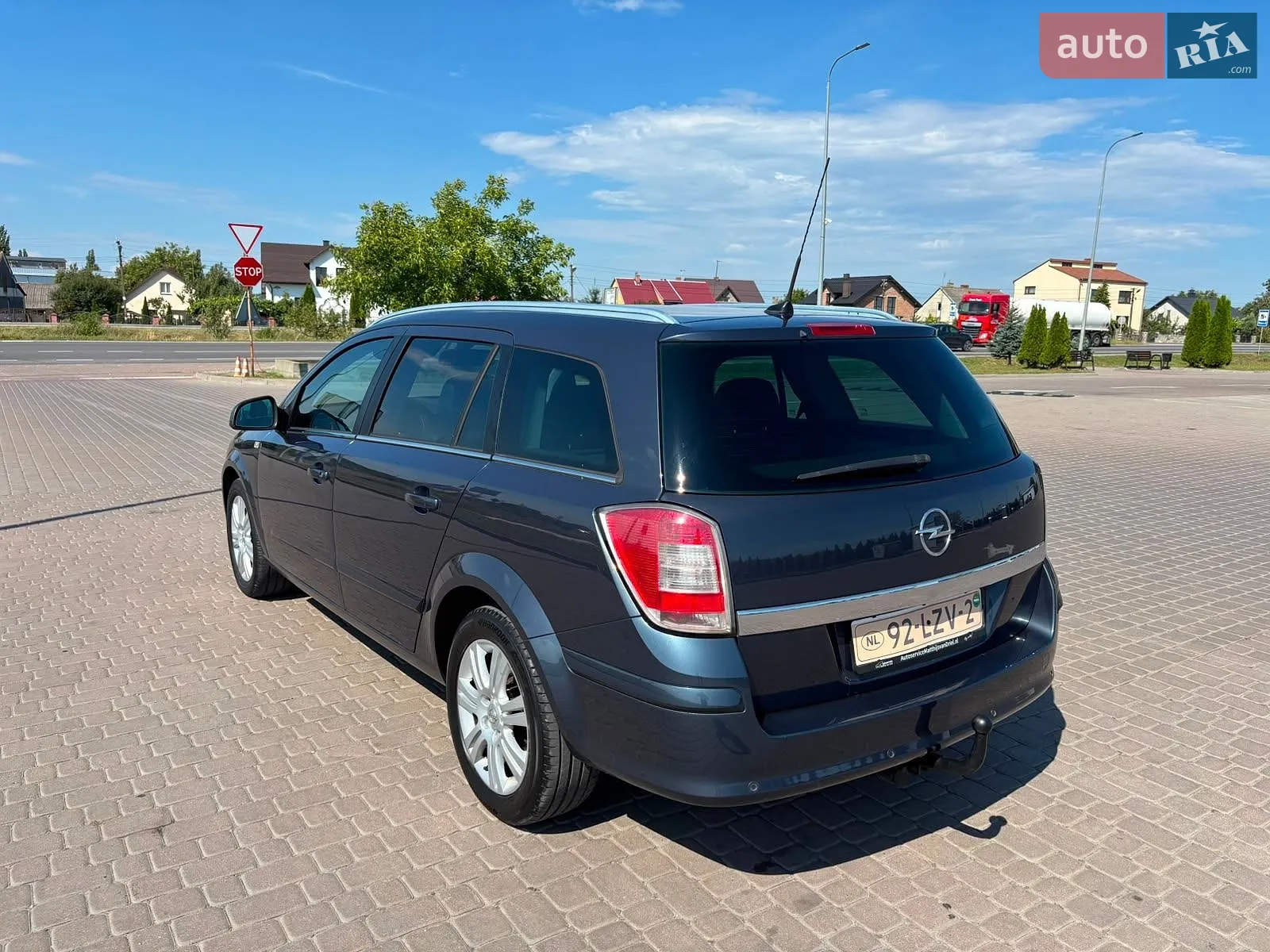 2010 Opel Astra - мініатюра 7