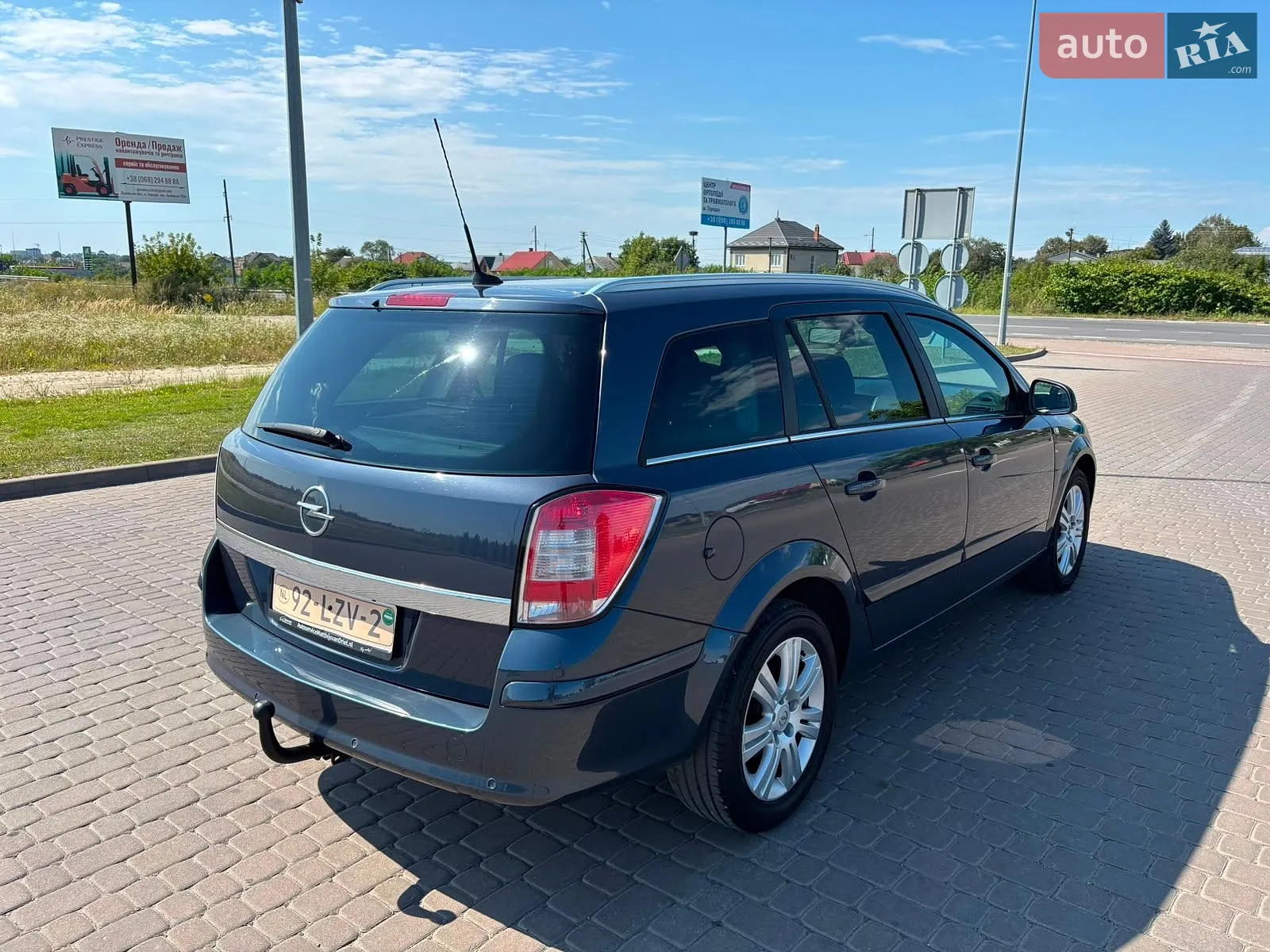 2010 Opel Astra - мініатюра 8