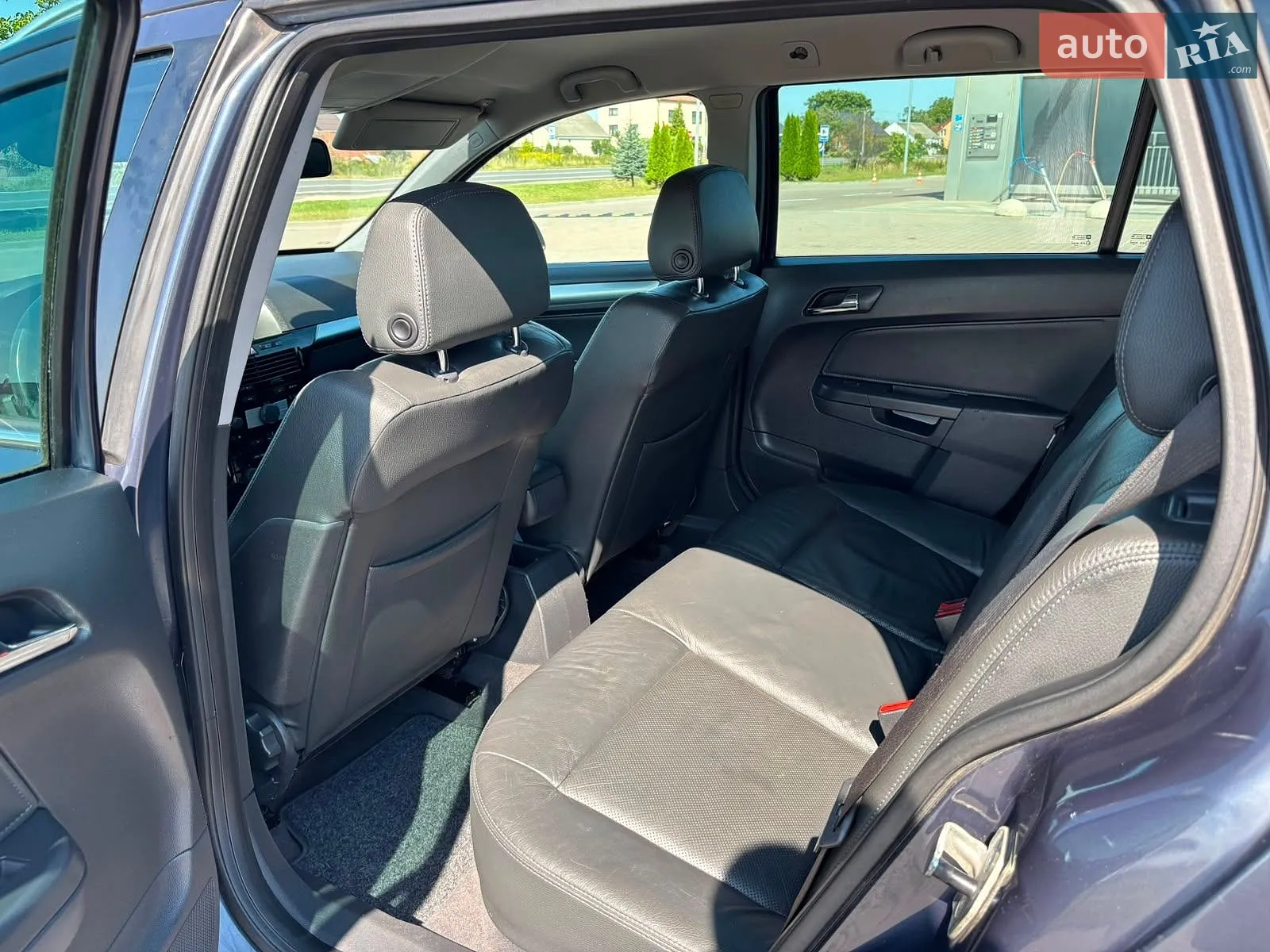 2010 Opel Astra - мініатюра 12