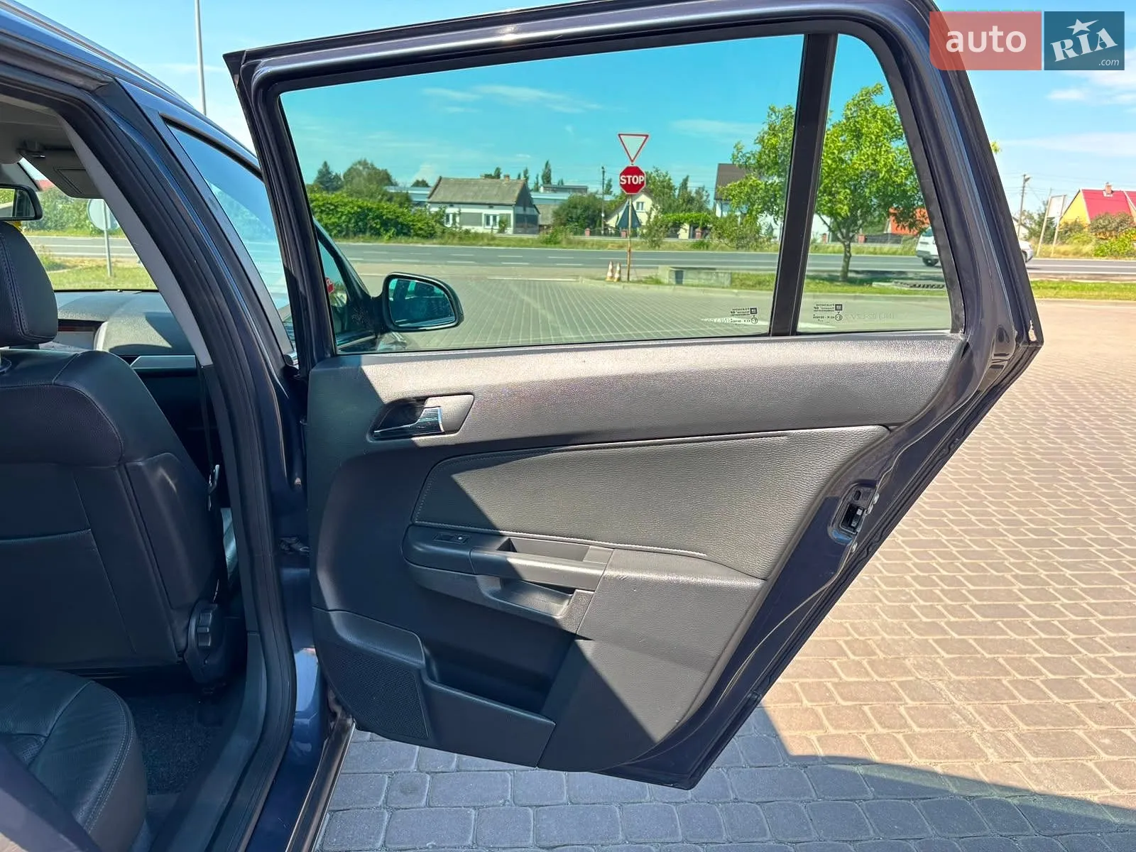 2010 Opel Astra - мініатюра 18