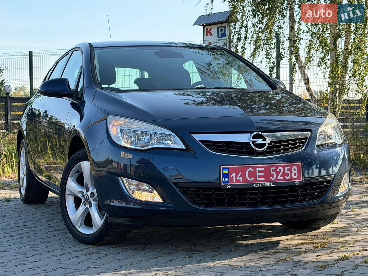 2010 Opel Astra - мініатюра 2