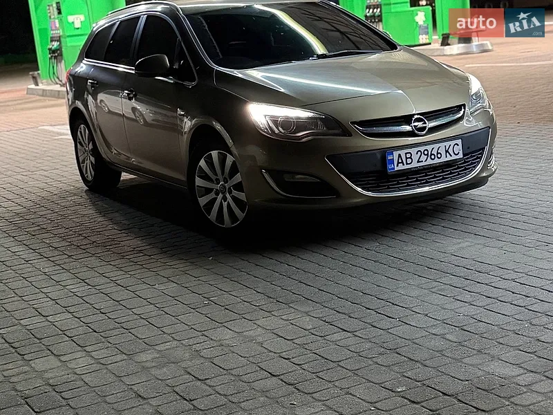 Opel Astra 2012