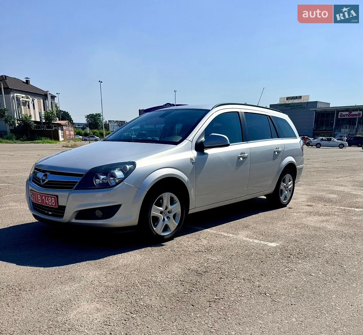2010 Opel Astra - фото 1