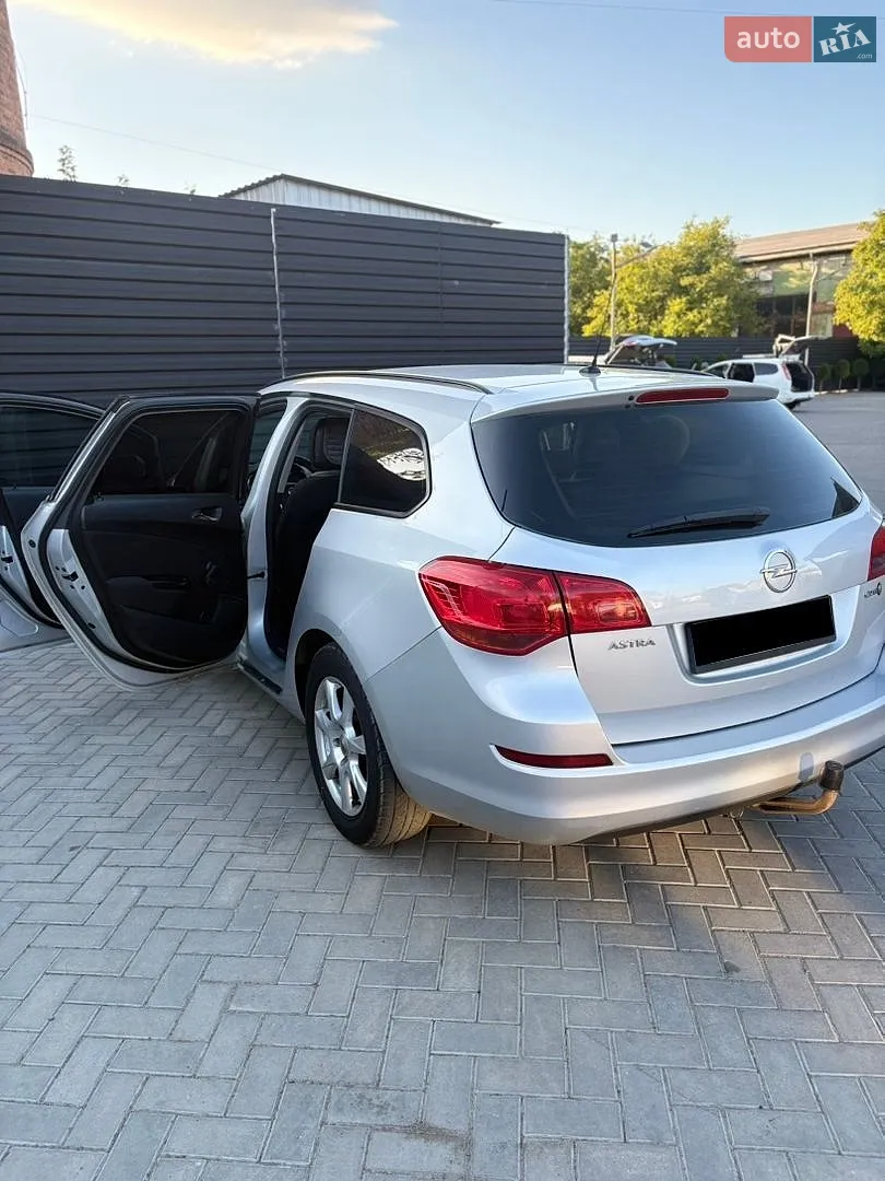 2011 Opel Astra - мініатюра 8