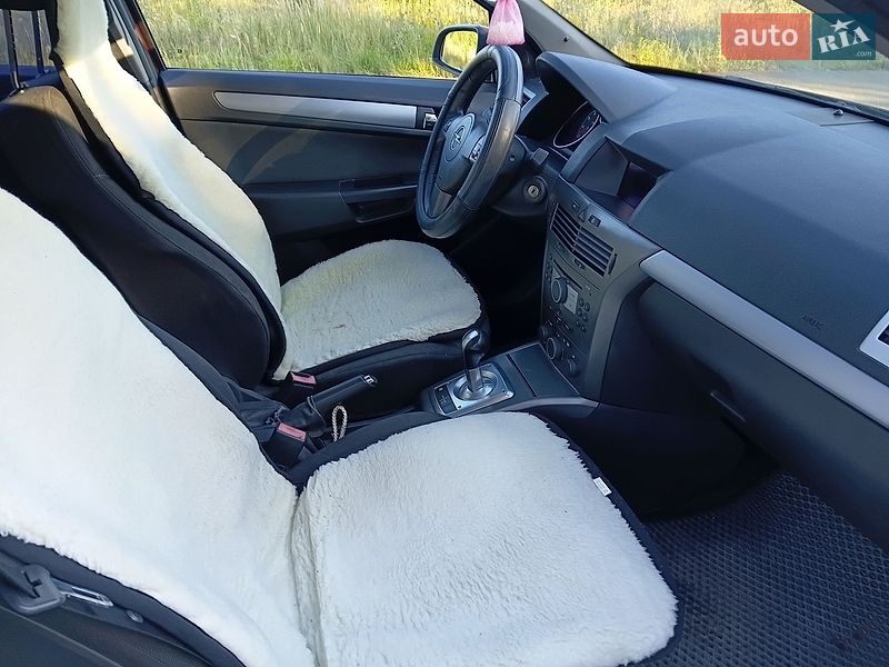 Хэтчбек Opel Astra 2006 в Трускавце