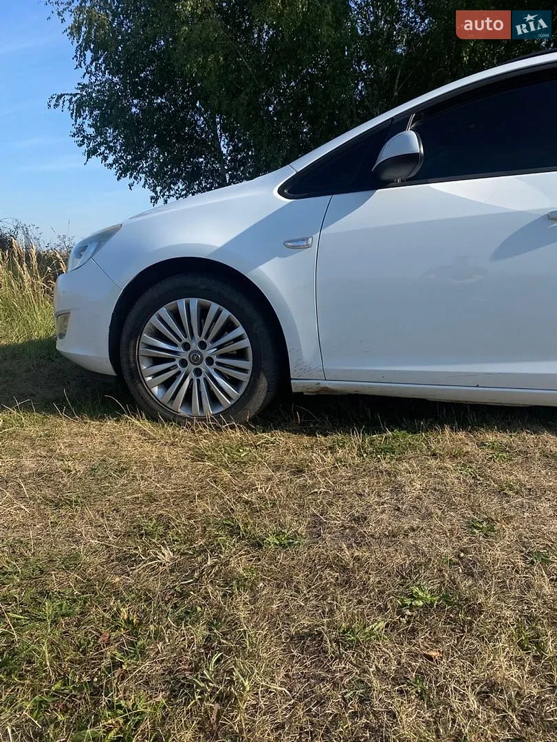 2011 Opel Astra - мініатюра 10