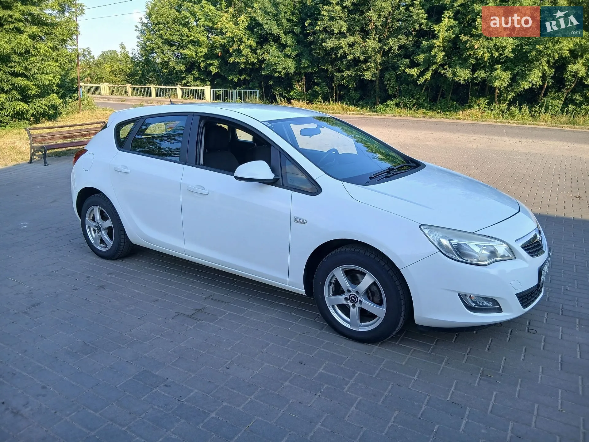 2010 Opel Astra - мініатюра 2