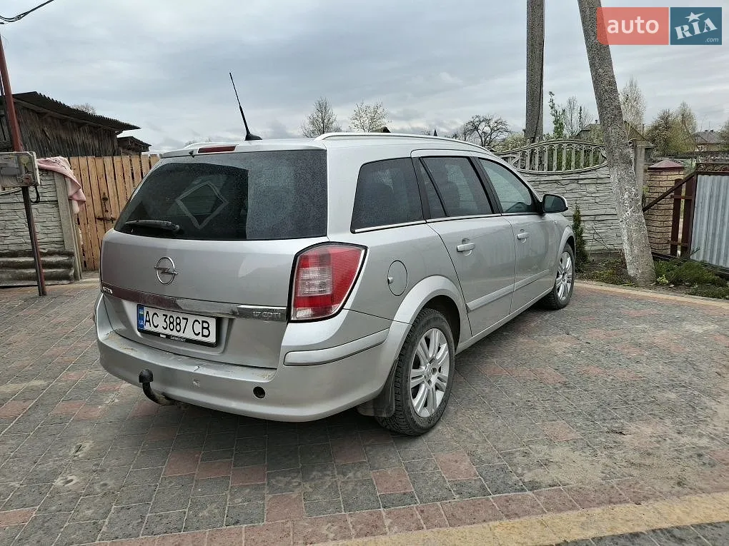 2010 Opel Astra - мініатюра 2